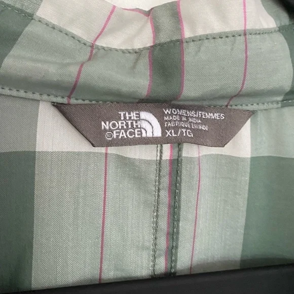 The North Face Plaid Nylon Casual Button Down Shirt Jacket - Picture 4 of 11